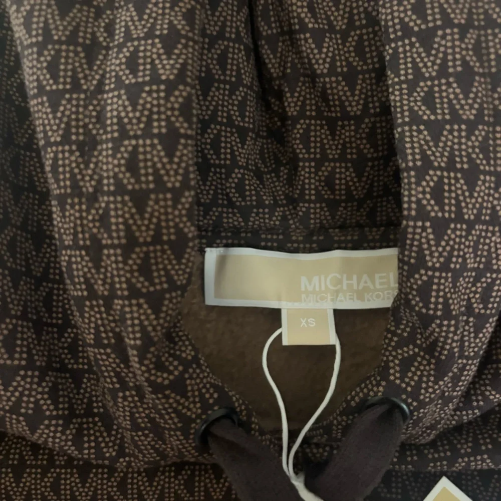 Michael Kors Mini Cropped Logo Hoodie - Picture 6 of 7